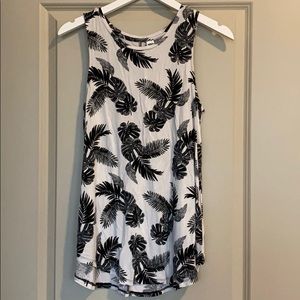 Black and white palm leaf patterned tank top